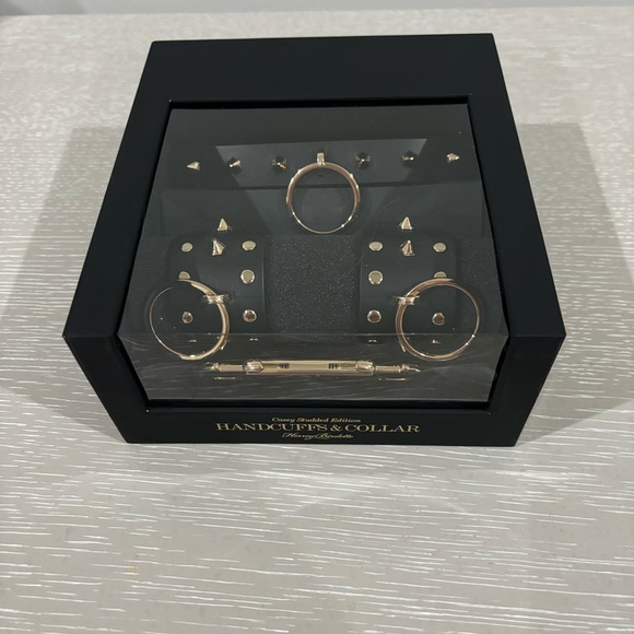 Honey Birdette Casey Collar & Cuff Set - Picture 2 of 14